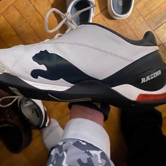 Athletic_Shoes